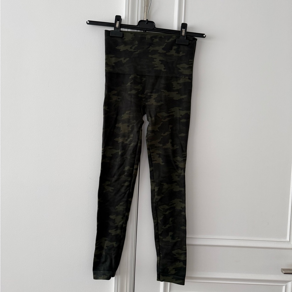 SPANX CAMO LEGGINGS